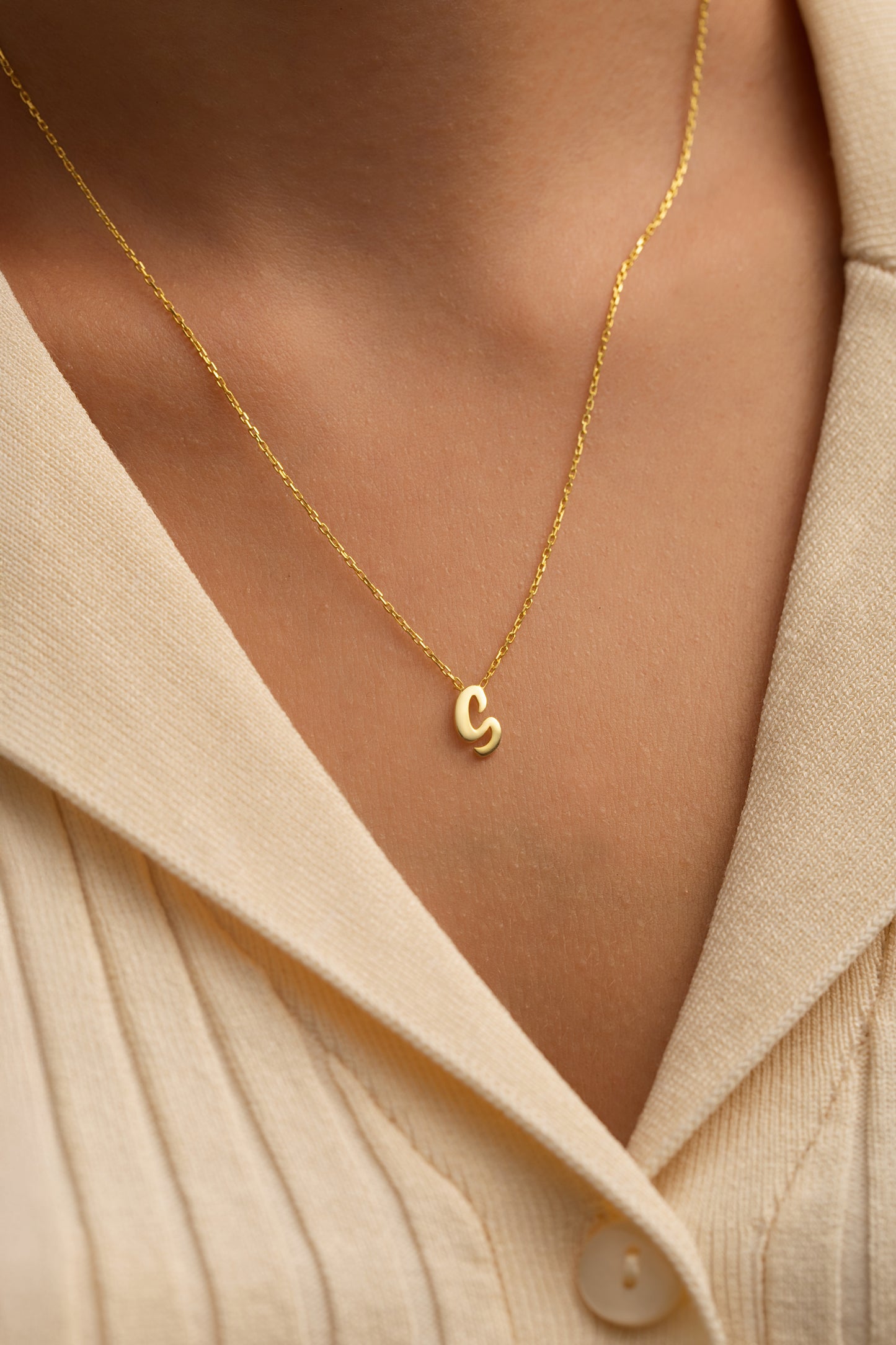 El Yazısı Döküm Tek Büyük Harf kolye | 925 Gümüş