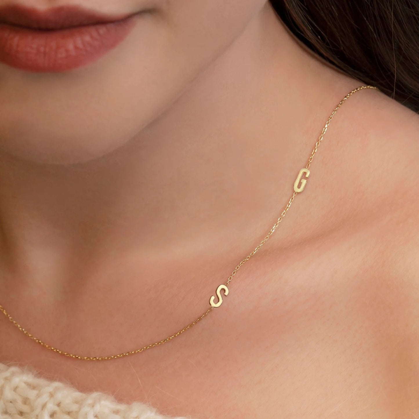 Köprücük Kemiği Harf Kolye | 925 Gümüş