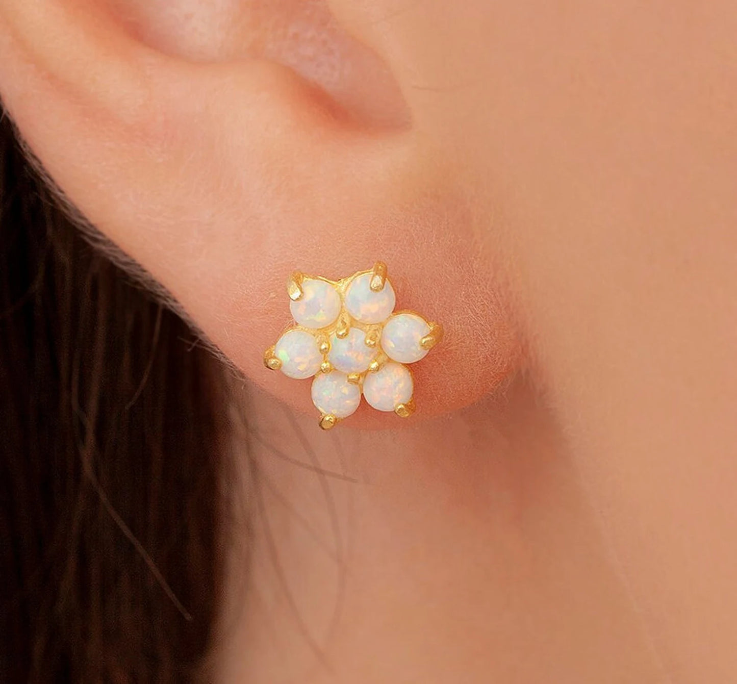 Çiçek Figürlü Beyaz Opal Küpe | 925 Gümüş