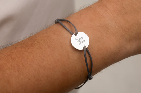 Yuvarlak Tek Harf Gri İnce Örgülü Deri Bileklik | 925 Gümüş
