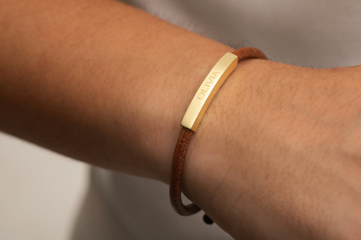 Bombeli Dikdörtgen Küp Düz Deri Bileklik | 925 Gümüş