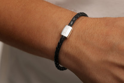 Gümüş Bagetli Siyah Örgü Deri Bileklik | 925 Gümüş