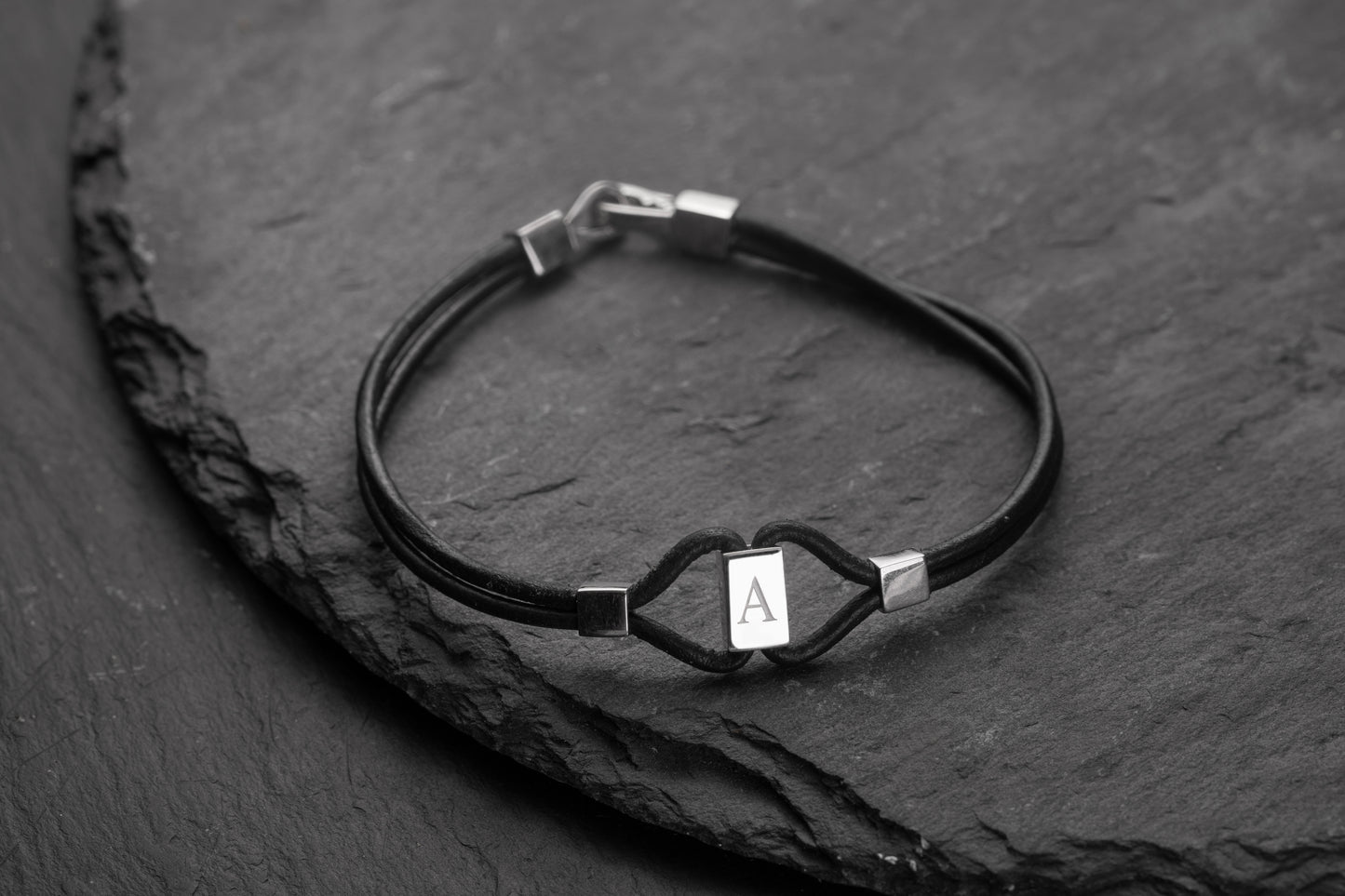 Dikdörtgen Küp Harfli Siyah İnce Düz Deri Bileklik | 925 Gümüş