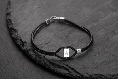 Dikdörtgen Küp Harfli Siyah İnce Düz Deri Bileklik | 925 Gümüş