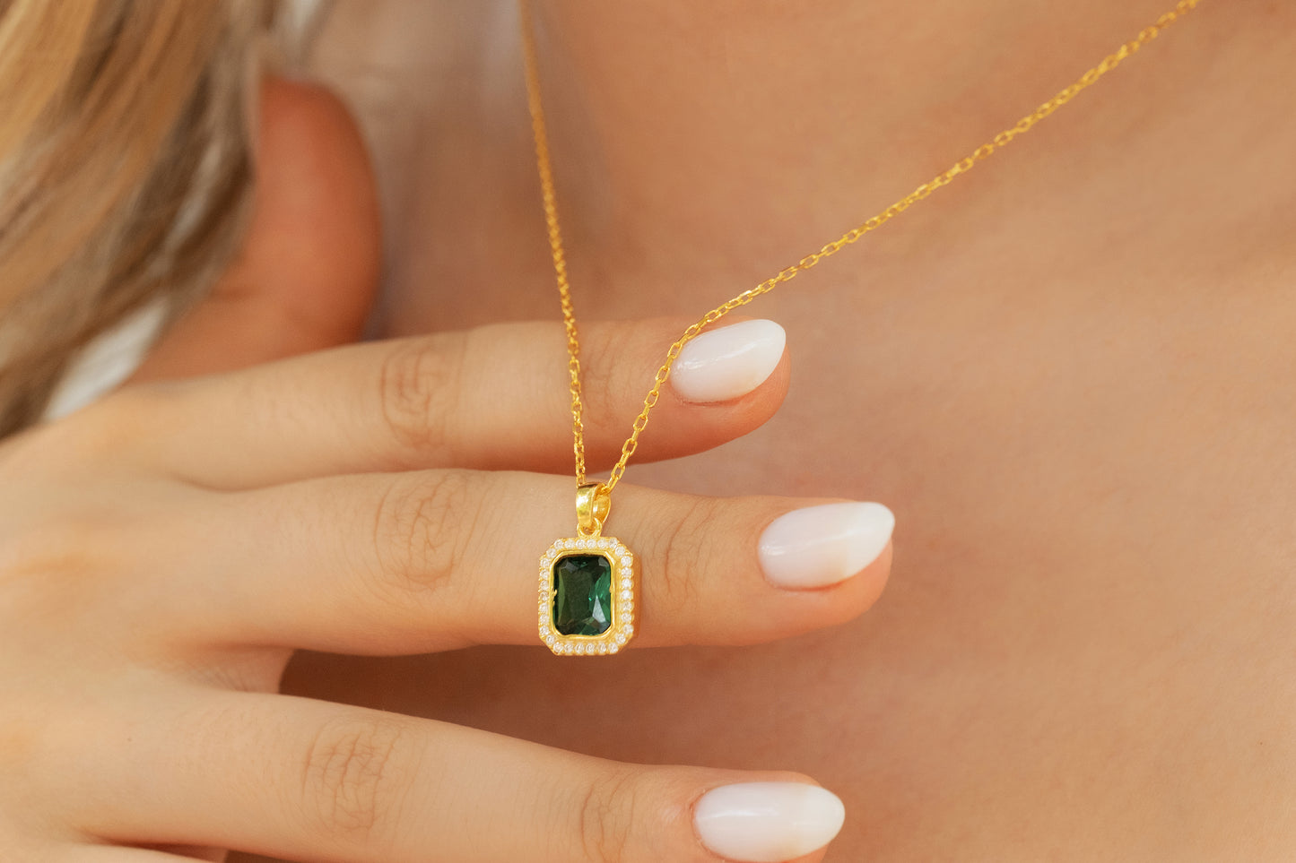 Zümrüt Taşlı Baget Kolye | 925 Gümüş