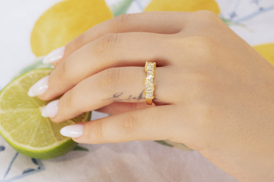 Asimetrik Üçgen Tasarımlı Yüzük | 925 Gümüş