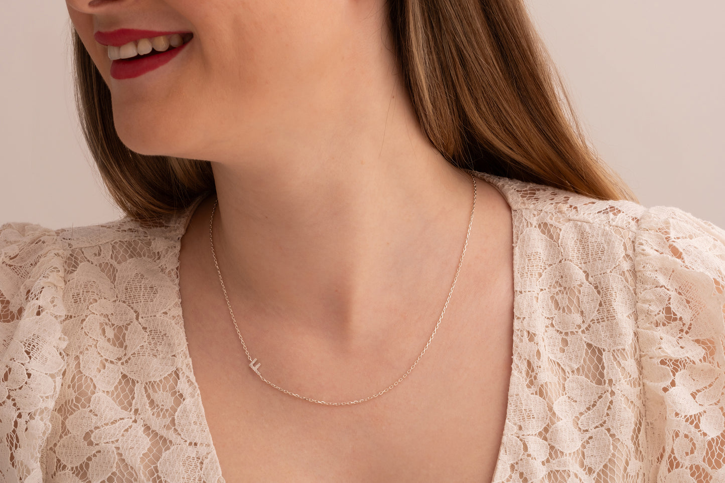 Tek Harfli Taşlı Köprücük Kolye | 925 Gümüş