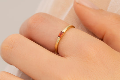 Doğum Taşlı Minimal Baget Yüzük | 14 Ayar Altın