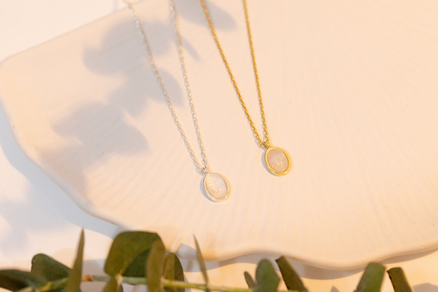 Oval Ay Taşı Kolye | 14 Ayar Altın