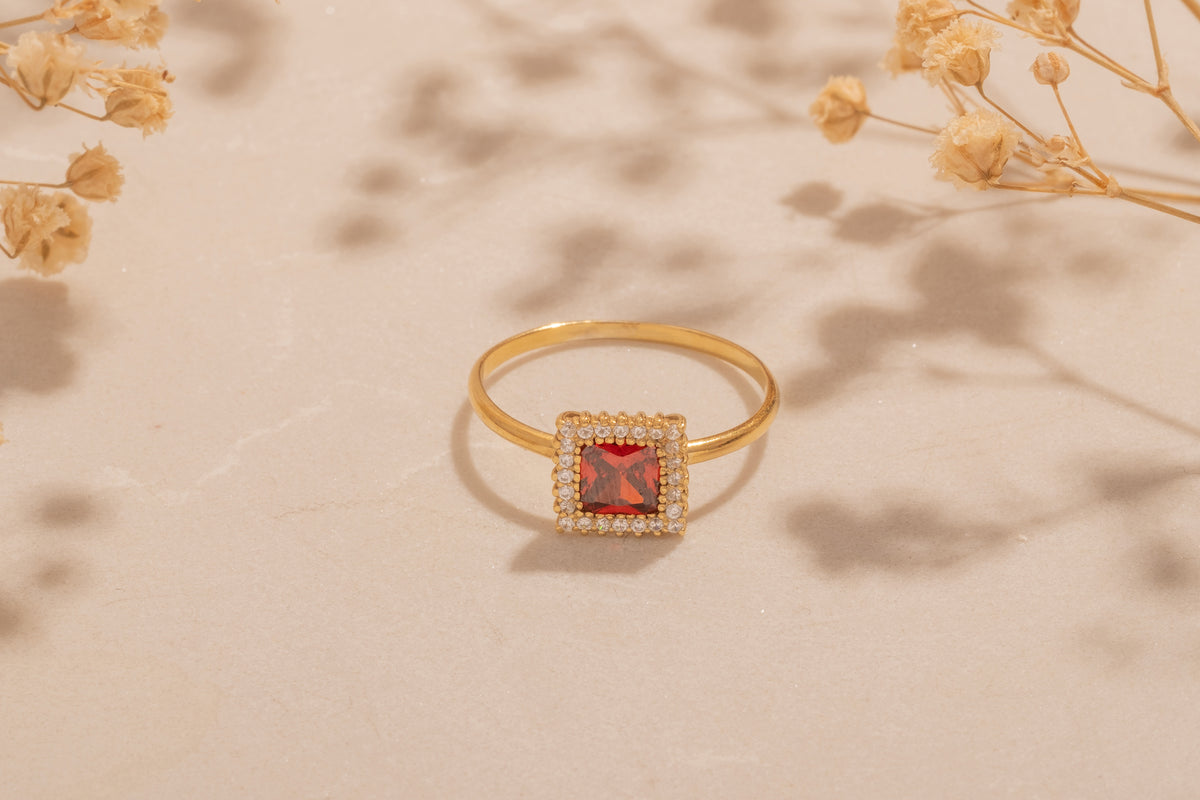 Kare Taşlı Minimal Yüzük | 14 Ayar Altın