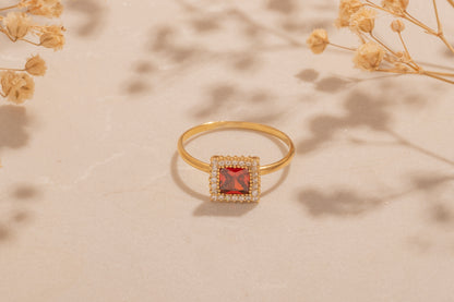 Kare Taşlı Minimal Yüzük | 14 Ayar Altın