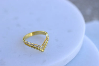 Zirkon Taşlı Çift Sıra V Yüzük | 14 Ayar Altın