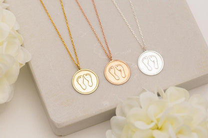 Yuvarlak Plaka Bebek Ayak İzi kolye Kolye | 925 Gümüş