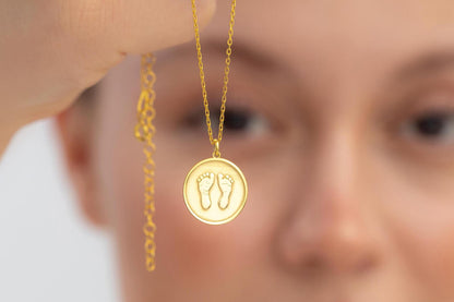 Yuvarlak Plaka Bebek Ayak İzi kolye Kolye | 925 Gümüş